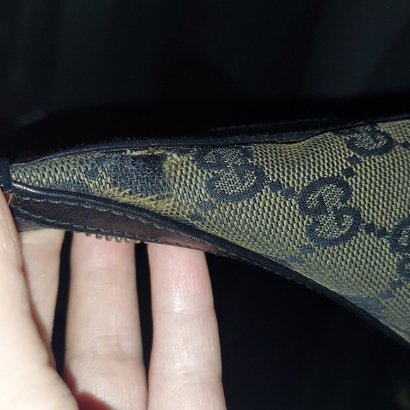 Gucci GG Small Canvas Shoulder Bag ๐ค๐ - Picture 7 of 13